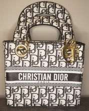 Load image into Gallery viewer, Adore Me Purse
