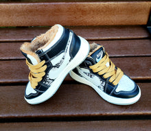 Load image into Gallery viewer, AirDior Sneakers

